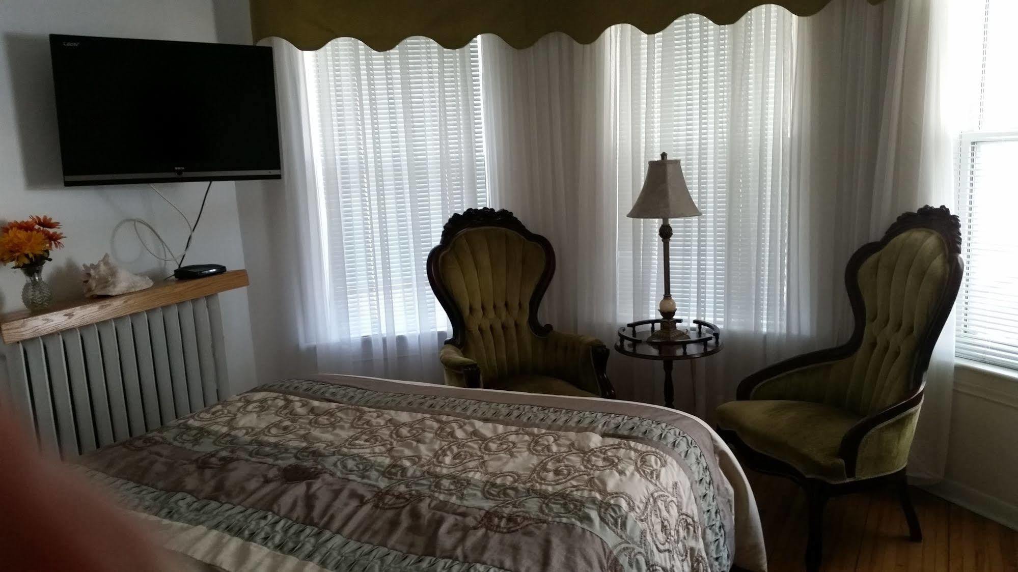At The Harbourfront B & B North Sydney Esterno foto